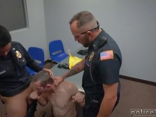 Follada policía oficial presilla homosexual primero tiempo